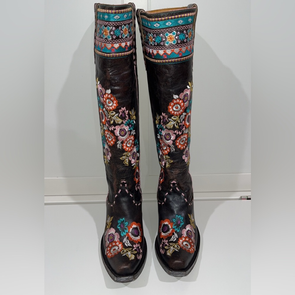 Embroidered Floral Knee-High Boots - Multicolor - Picture 5 of 9
